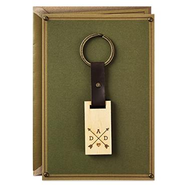 Imagem de Hallmark Cartão de Dia dos Pais ou Cartão de Aniversário para o Pai (Chaveiro de madeira removível)