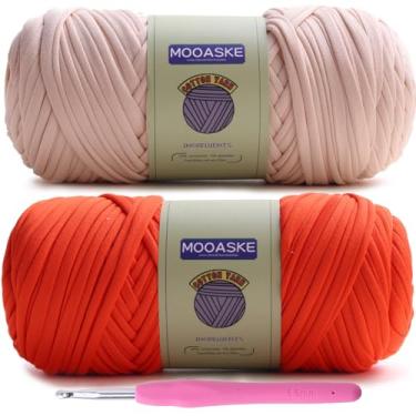 Imagem de Mooaske Pacote com 2 camisetas de fio de crochê para bricolage tricô pano cobertor bonecas - 400g fio grosso grosso para crochê com tecido elástico de mistura de poliéster/elastano (bege + laranja)