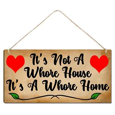 Imagem de GDCJJIAX Placa De Madeira Engraçada Para Decoração Varanda Frontal, Não É Uma Casa Prostitutas, Presente Boas-Vindas, Guirlandas, Decorações Rústicas Parede Fazenda, Artística (12 X 6) Polegadas