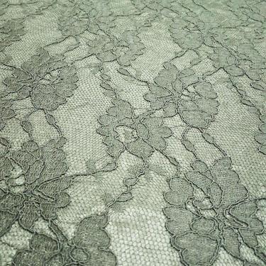 Imagem de Rolo 2 Metros Renda Suiça Forrada 95% Poliéster 5% Poliamida