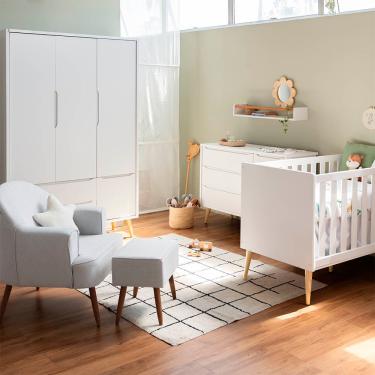 Imagem de Kit Quarto Theo com Pés Retrô Natural - Berço + Cômoda 3 Gavetas e 1 Porta + Guarda-Roupa 3 Portas + Poltrona de Amamentação Capri com Puff - Branco