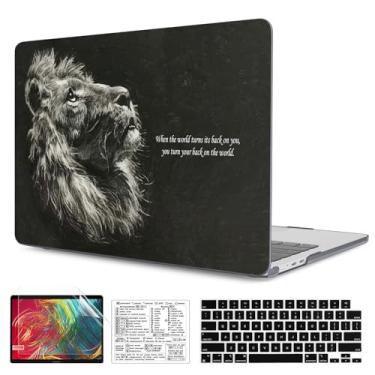 Imagem de QCzyc Capa de desenho animado compatível com MacBook Air de 15 polegadas versão 2023 2024 M3 A3114 A2941 M2 capa de plástico durável com capa de teclado e adesivo de teclado Mac OS (leão)