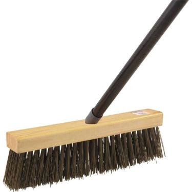 Imagem de Vassoura Tipo Gari, Cepa De Madeira, Com 4 Fileiras, Vonder