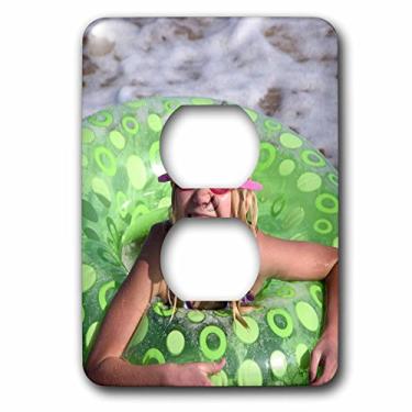 Imagem de 3dRose LLC lsp_89932_6 Havaí, Kauai, Child Enjoying The Beach Us12 Sav0216 Savanah Stewart 2 Plug Outlet Cover