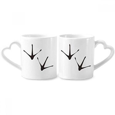 Imagem de Conjunto de canecas de porcelana para casais de animais com pegada de garra de galinha e pegada de coração