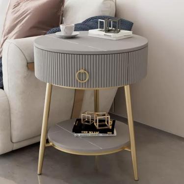 Imagem de Mesa lateral redonda, mesa de cabeceira, sofá com gaveta e prateleira aberta, mesas de cabeceira com estrutura de metal para sala de estar/quarto/espaço pequeno, cinza claro, pés dourados