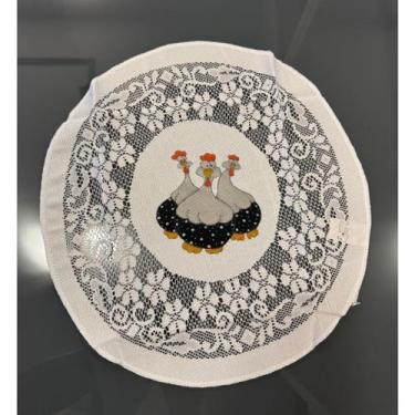 Imagem de Toalhinha De Renda Decorativa Branca Estampa Sortida 38cm - Pra vc 
