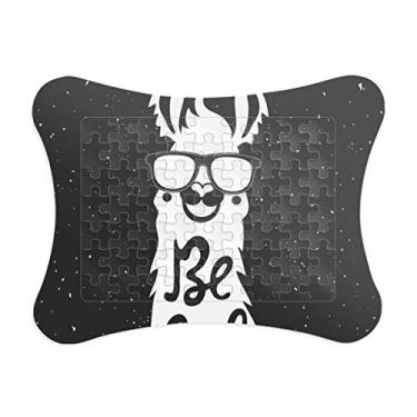 Imagem de Be Cool Alpaca Moldura de quebra-cabeça com citação preta e branca ornamento de jogo de quebra-cabeça