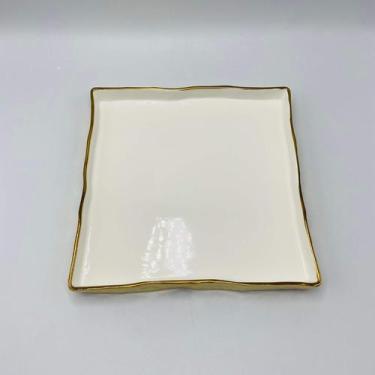Imagem de Bandeja Decorativa Porcelana Quadrada Branco com Borda Dourada 22x22cm