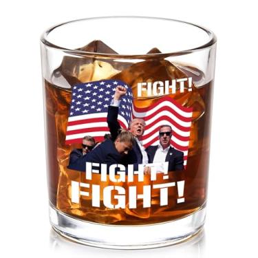 Imagem de Futtumy Copo de uísque Donald Trump Fight - Trump 2024 Ear Bullet-Proof Old Fashioned Glass - Speech Fist Rock Glass - 283 g