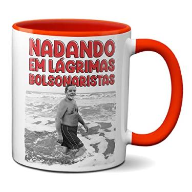 Imagem de Caneca Lula Na Praia Nadando Em Lágrimas Bolsonaristas! (Vermelha)