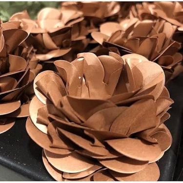 Imagem de Forminhas para Doces Finos - Kit 40/120 Formas Flor Decorativas | Ideal para Casamentos, Festas e Cupcakes (Style - Ouro Rosê,40)