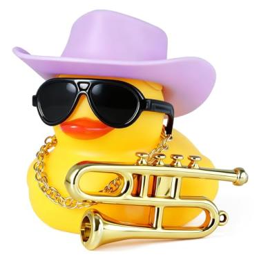Imagem de BOZILY Decoração de carro de pato de borracha de saxofone engraçado com chapéu de cowboy roxo, óculos de sol e colar dourado - acessórios de ornamento de painel, som de barulho, montagem DIY para