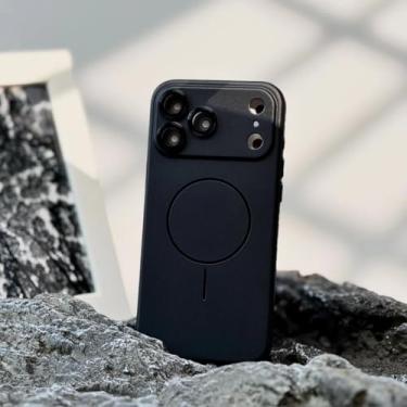 Imagem de IRTGFG Capa de silicone fluorescente de luxo com fecho magnético para iPhone 16 Pro Max (Preta)