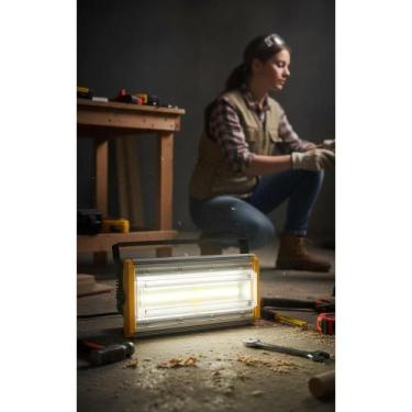 Imagem de Refletor LED 100W Branco Frio IP68 Quadras e Campos - Congratulations 