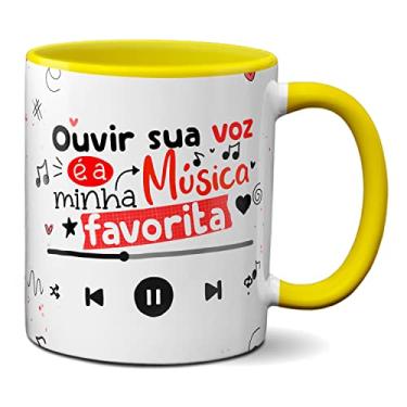 Imagem de Caneca Namorados Minha Música Favorita é Ouvir Sua Voz (Amarela)