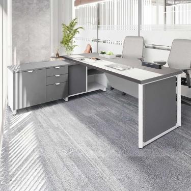 Imagem de Mesa de Escritório Executiva 200cm com Armário Lateral e Caixa de Tomadas Corporate Cinza Sagrado / Branco