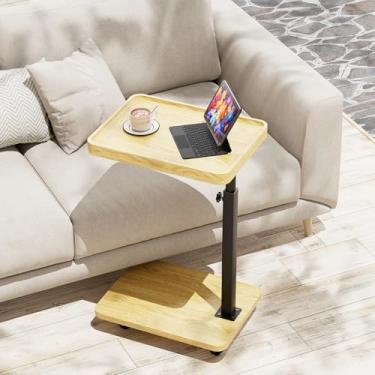 Imagem de Mesa lateral em forma de C para sofá, bandejas de TV giratórias de 360° de altura ajustável para comer no sofá que desliza por baixo, mesa lateral de sofá com rodas para sala de estar e quarto, cama