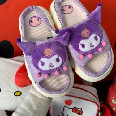 Imagem de Pantufa Kuromi Nuvem - Zona Criativa