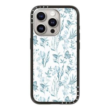 Imagem de CASETiFY Capa compacta para iPhone 15 Pro [fina e elegante/compatível com Magsafe/1,2 m. Proteção contra quedas de grau militar] - Elegante azul pastel vintage borboleta floral - preto transparente