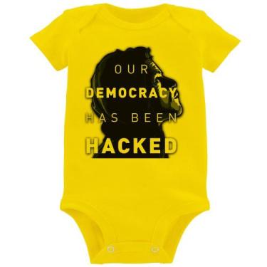 Imagem de Body Bebê Our Democracy Has Been Hacked - Foca na Moda, Amarelo, M