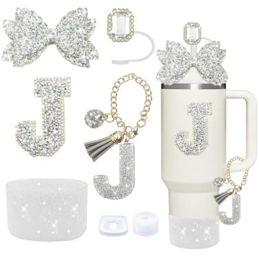 Imagem de Conjunto de acessórios para copos Stanley de prata, 7 peças, decorações de iniciais para copo Stanley 850 g/1,134 g, inclui tampa de canudo de joia, tampa à prova de derramamento, pingente de alça