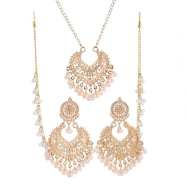 Imagem de DOUVEI Conjunto de joias femininas com pérolas douradas – colar, brincos e tiara Maang Tikka, acessórios de festa de casamento indiana, One Size, Pérola sintética Metal dourado Pérola sintética