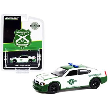 Imagem de 2006 Dodge Charger Police Car Green and White Carabineros de Chile "Hobby Exclusive" 1/64 Diecast Model Car by Greenlight"""