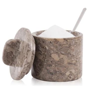 Imagem de SPESHSTONES Adega de sal de mármore com tampa e colher recipientes de tempero oceânico de 10 cm para presentes domésticos, potes de especiarias decorativos, açucareiro e saleiro escamoso para