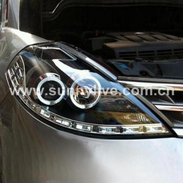 Imagem de Farol para Carro Tiida