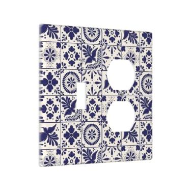 Imagem de Cozinha Mexicana Azulejos Boho Azul e Branco 1 Interruptor 1 Receptáculo Duplex Placa de Parede 2 Gang, Mosaico Quadrado de Cerâmica Chinoiserie 2 Gang Combo Interruptor Único/Interruptor de Luz Uma