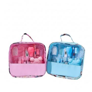 Imagem de Kit Essencial de Cuidados para Bebê, 13 Peças, com Termômetro, Cortador de Unhas, Aspirador Nasal, Escova de Dentes, Bolsa de Transporte, Branco