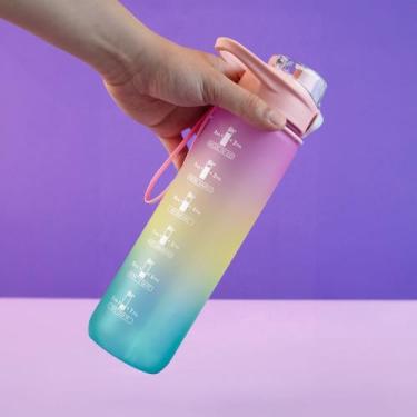 Imagem de Garrafa com Alça e Canudo 1L Practical Life - Word Classic Imp