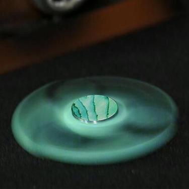 Imagem de Triângulo de descompressão de camuflagem verde Hand Spinner Toy - Gloo