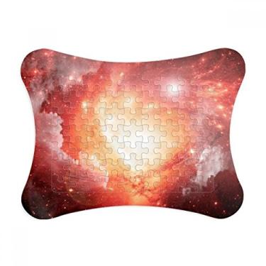 Imagem de Linda moldura de quebra-cabeça com estampa de nebulosa rosa galáxia enfeite de jogo de quebra-cabeça