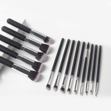Imagem de Conjunto de 14 pincéis de maquiagem para base, pó, sombra, corretivo e blush, conjunto de pincéis de maquiagem sintéticos macios para uso diário e em viagens, preto e prata