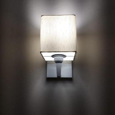 Imagem de Arandela Quadrada Base Alumínio Branco Bivolt Linho Bege