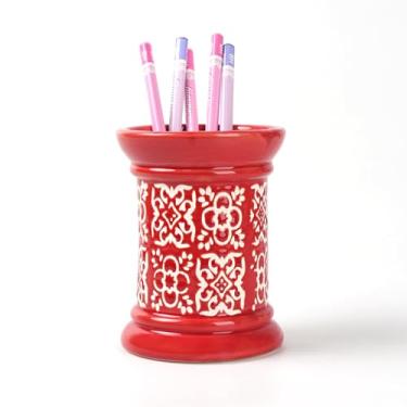 Imagem de Zaposcca Suporte de lápis impresso, lindo suporte de caneta para mesa, suporte de lápis cilíndrico esculpido de cerâmica, recipiente de decoração de escritório estilo islâmico (vermelho)