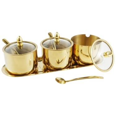 Imagem de XYDHQS Conjunto de açucareiro de aço inoxidável, 3 recipientes de condimentos à prova de ferrugem com tampa de vidro, colher e bandeja dourada, pote de tempero reutilizável para sal de especiarias e
