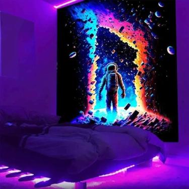 Imagem de Algasan Tapeçaria espacial astronauta luz negra UV reativa universo galáxia estética cartaz pendurado na parede para quarto sala de estar dormitório 51 x 60 polegadas
