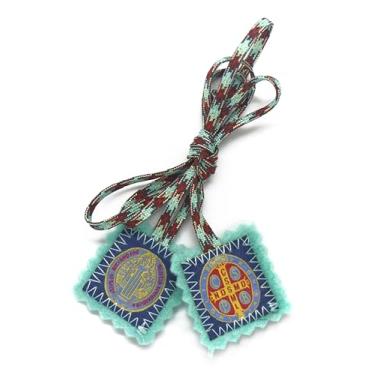 Imagem de Ícone retangular de lã de proteção do escapulário católico São Bento San Benito feito à mão por Zaraleas (3,0 cm x 3,0 cm) (azul claro)