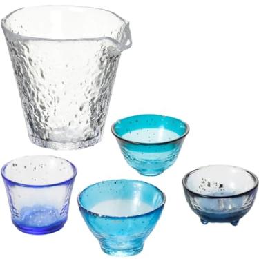 Imagem de Conjunto de saquê de vidro Tusgaru [4 tons de azul Tsugaru]: 1 jarra de saquê e 4 copos de saquê em caixa de presente (feita à mão no Japão)