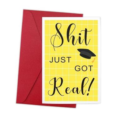 Imagem de Cartão de presente de formatura engraçado para amigo sobrinha irmão presentes de formatura para mulheres homens Shit Just Got Real Vale-presente de graduação para ele, seu colega bem-humorado
