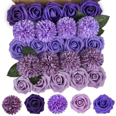 Imagem de BSMYBO Conjunto de caixa de flores artificiais, rosas falsas, flores roxas, bola de crisântemo artificial com hastes para casamento, buquês de noiva, centros de mesa, decoração de casa para chá de