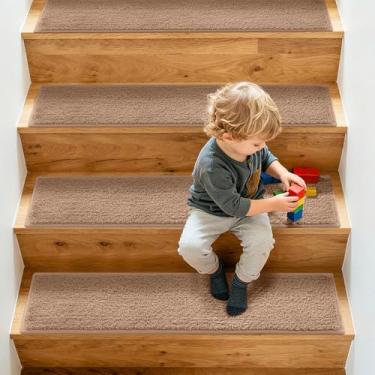 Imagem de SHIEN Escadas antiderrapantes para degraus de madeira, tapetes de escada extra grossos de 20 x 76 cm (13 mm), bordas costuradas com precisão e sem necessidade de corte, tapetes de poliéster