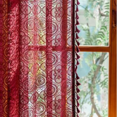 Imagem de Cortinas Vermelhas Escuras Transparentes 182 cm de Comprimento para Sala de Estar Quarto 2 Painéis Vintage Borgonha de Natal Cortinas de Renda de Natal Bolso para Hastes Boho Cortinas de Crochê com