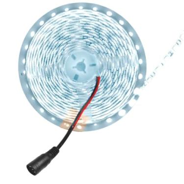 Imagem de Fita LED Branco Frio 12V, 5 Metros de Comprimento, Flexível, Instalação em Superfície Lisa, Uso Interno, Iluminação Decorativa, com Conector DC