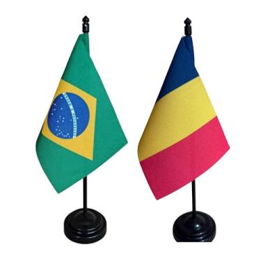 Imagem de Kit Bandeira de Mesa Brasil e Romênia, 26cm Altura, 18x11cm, Multicolorido, Oxford, Base Plástica, para Escritório, Eventos, Decoração