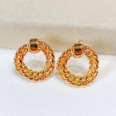 Imagem de Brinco Argola Frontal Texturizada - Banhado em Ouro 18k
