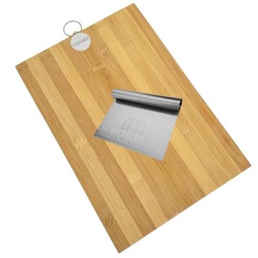 Imagem de Kit 01 Tábua de Corte Petisqueira em Bambu Premium 34 x 24 cm + 01 Espátula de Corte Aço Inox CASAMILU – Resistente, Durável e Ecológica para Preparo e Corte de Carnes, Queijos Frios e Petiscos